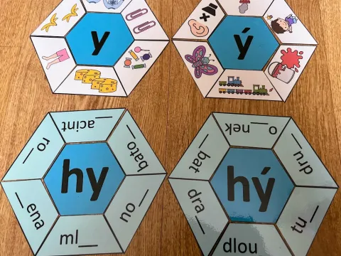 Materiál SADA - hexagony, měkké a tvrdé slabiky použitý ve třídě